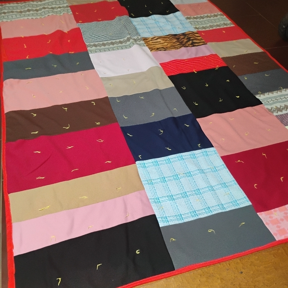 Vintage Handmade Patchwork Quilt –Colorful Scrap Fabric Throw Blanket, 62x89. G - Picture 2 of 9